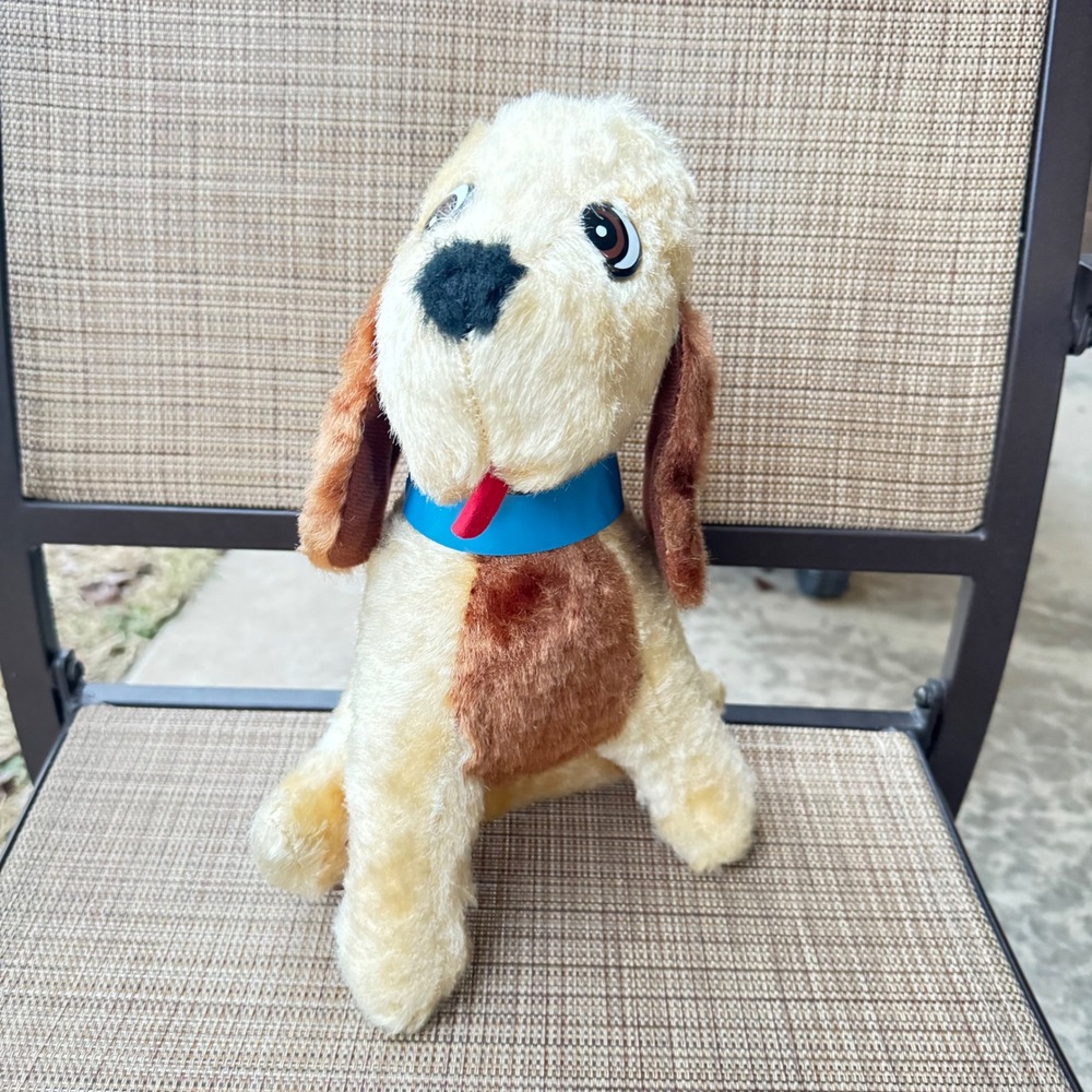 Vintage Genie Toys Plush Dog‎ Tan Brown Stuffed Animal Blue Collar St Louis MO
